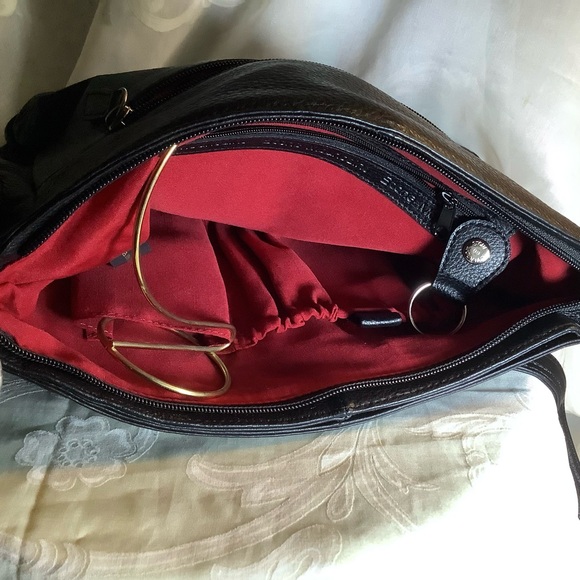 Stone Mountain Large Black Shoulder Bag Pebbled Faux Leather 13” Wide Adjustable - Picture 4 of 8